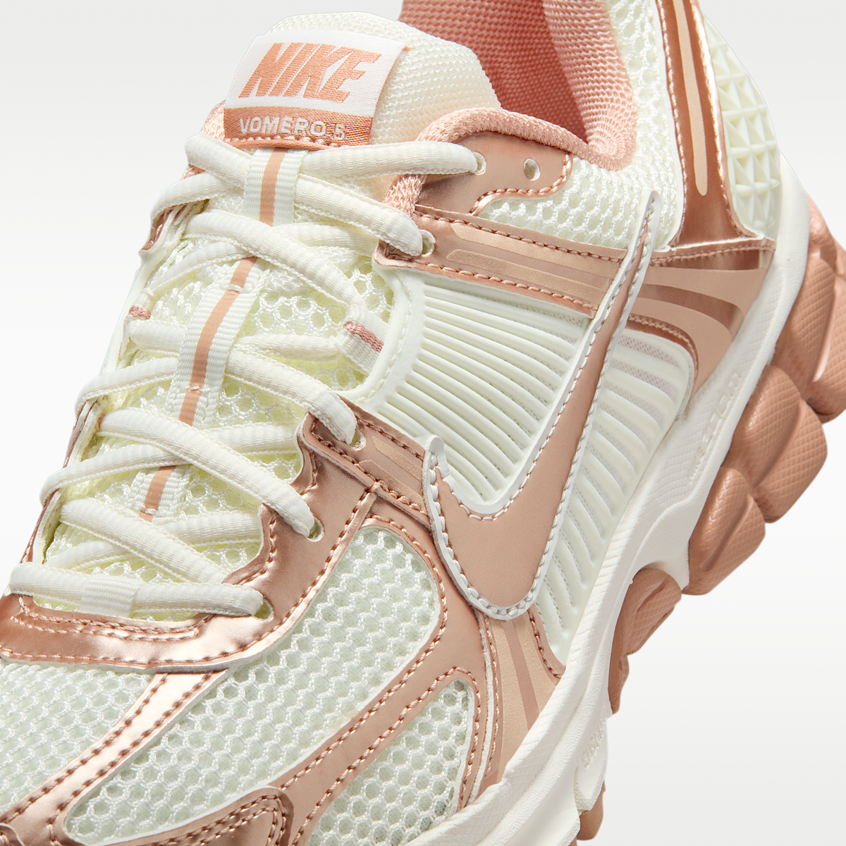 Wmns Zoom Vomero 5 Sail/Rose Gold